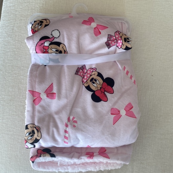 BNWT Disney Minnie Mouse Baby Blanket - Picture 2 of 4